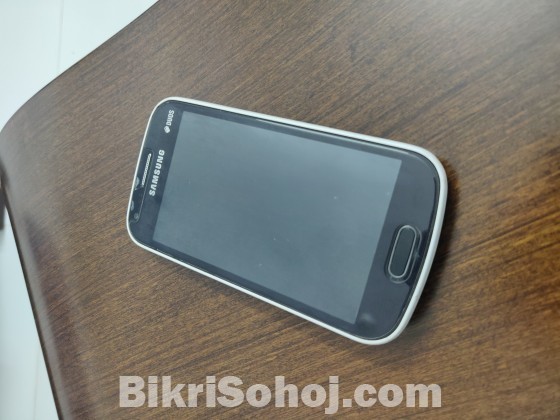 Samsung S dous GT-7562
